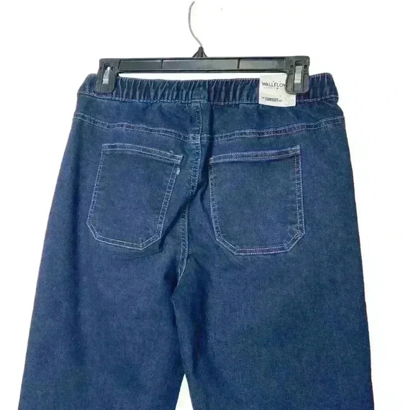 WallFlower Tomboy Jogger Denim,Mid-Rise Insta-Stretch,Juniors Jeans size 3 - Picture 4 of 7